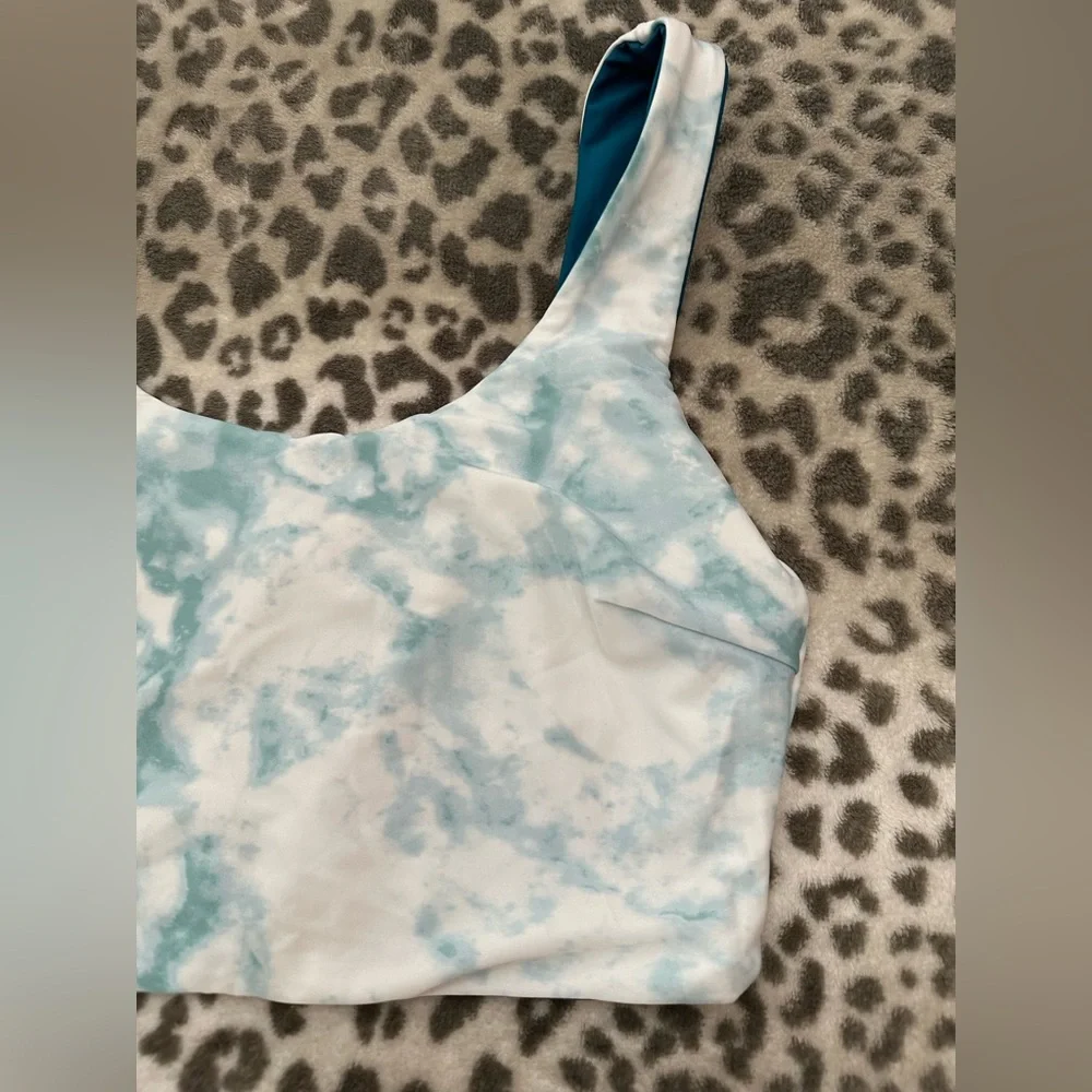 Old Navy Reversible Scoop-Neck Swim Bikini Top in Marble Teal Size Medium